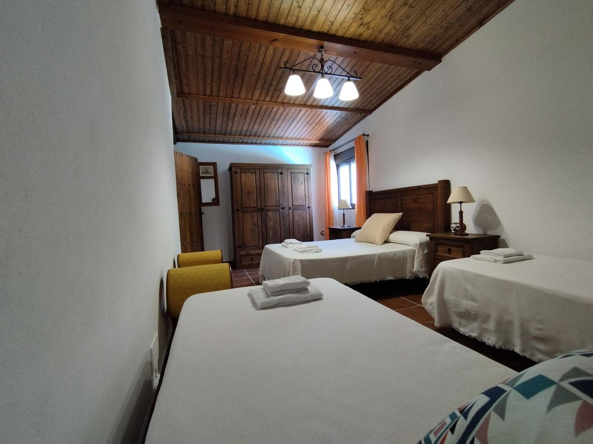 Vivienda Rural Los Madronos Malcocinado  Exteriör bild