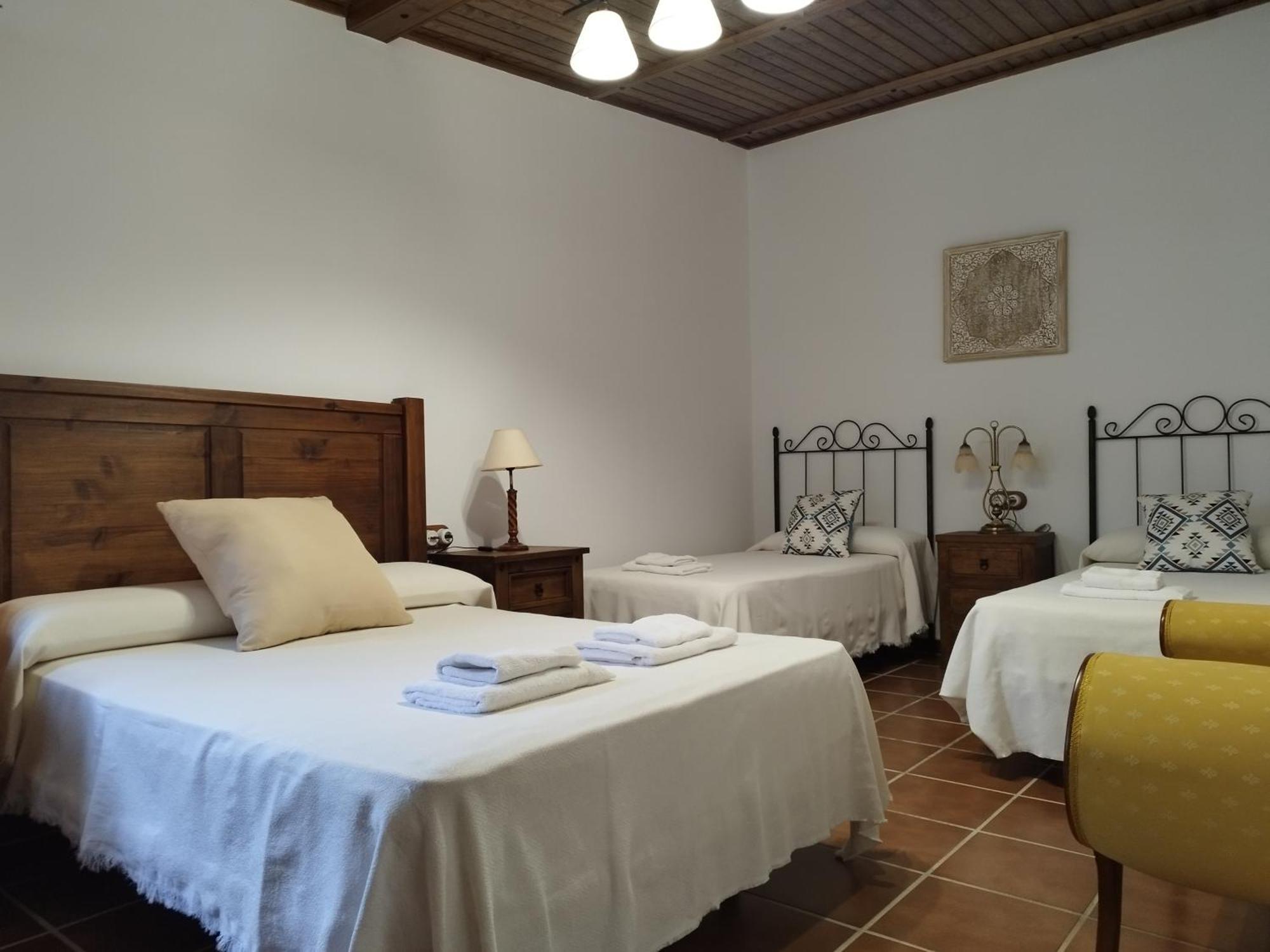 Vivienda Rural Los Madronos Malcocinado  Exteriör bild